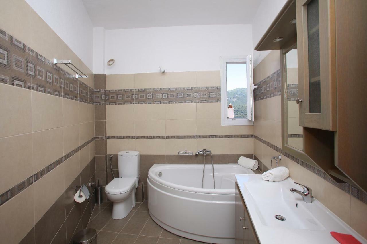הוילה סקופלוס טאון Kamara House מראה חיצוני תמונה
